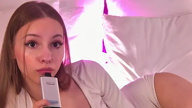 JulyOwens Chat XXX in diretta