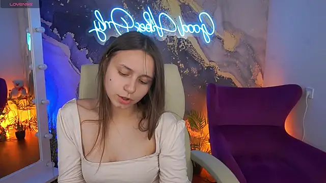 TinyNatalie Adlı Modelin Canlı XXX Sohbeti