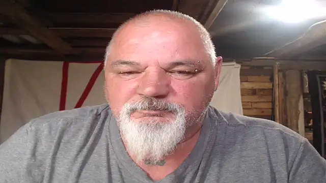 Show modela Newfiesausage1972 na web-kameri