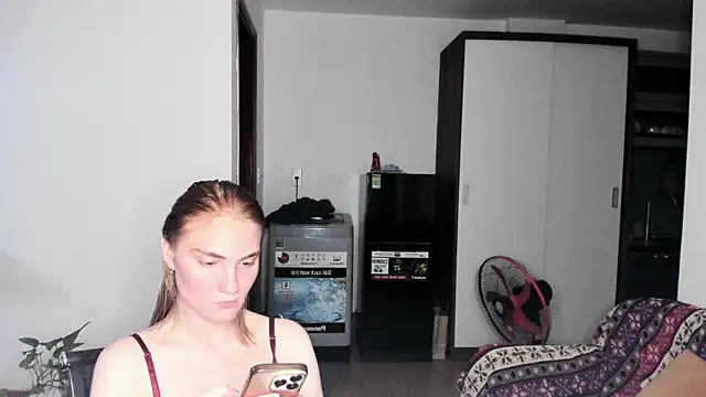 Sembang XXX Secara Langsung ReddHotPipper
