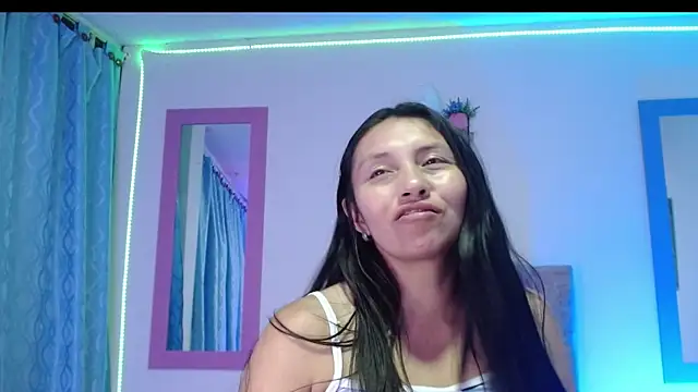 naya_10のライブXXXチャット