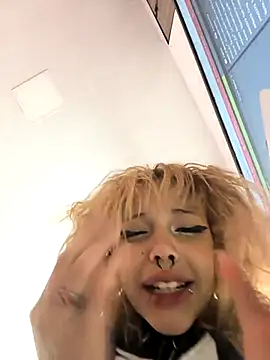 elisabethflores Adlı Modelin Web Kamerası Şovu