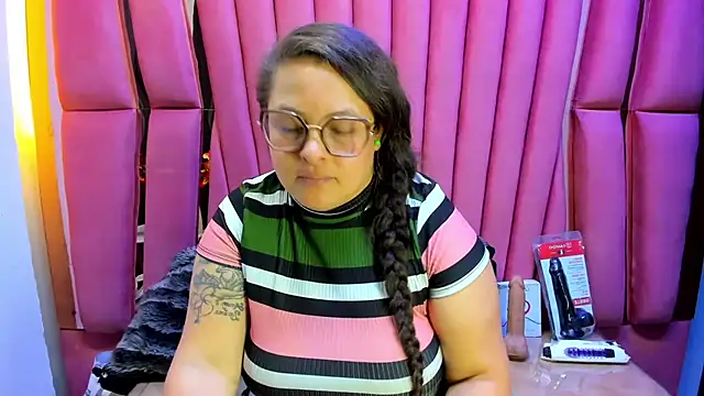 Czat XXX na żywo – Sarah_Boobs_