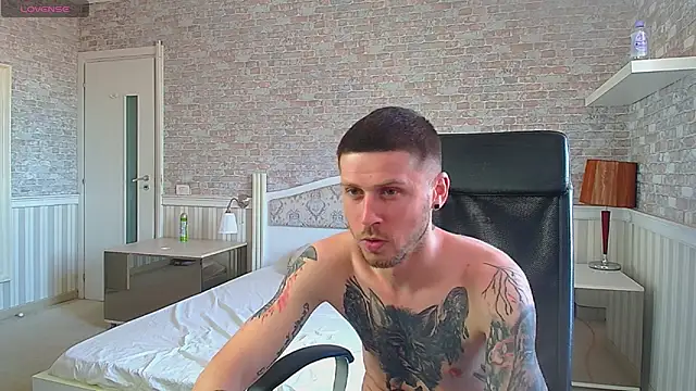 JonahShaw Live XXX-chat