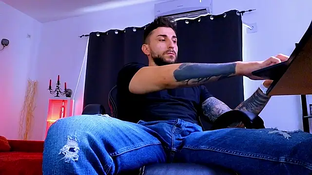 Chat XXX en directo de MightyAaron66
