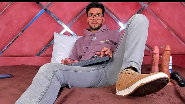 RodrigoColby2 Adlı Modelin Canlı XXX Sohbeti