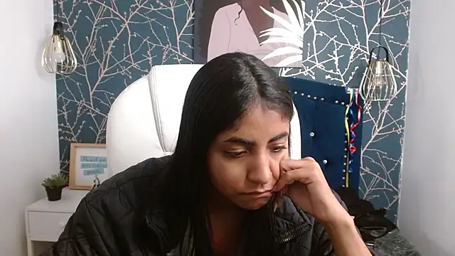 Chat +18 de shaneelle ao vivo