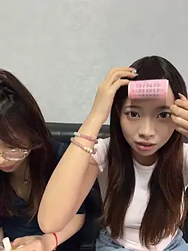 YY-1-1-1's Live XXX Chat