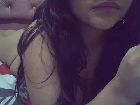 Chat XXX en directo de Thania-