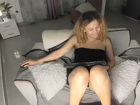 دردشة Michellblue الجنسية المباشرة