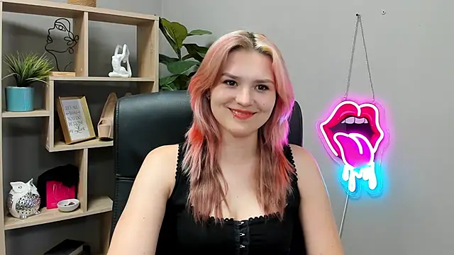 SweetLilyxo's Live XXX Chat