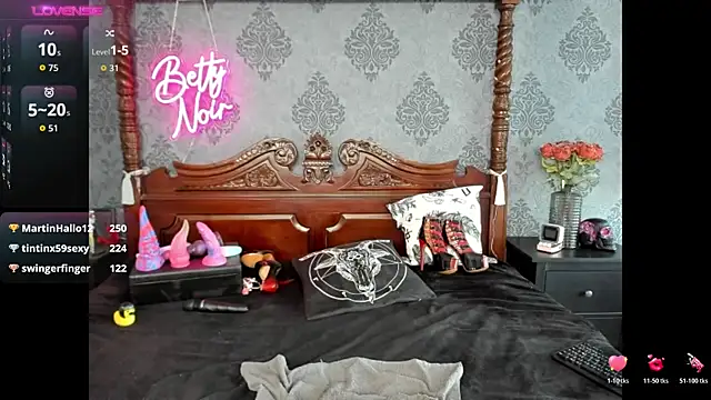 Онлайн чат XXX BettyNoir