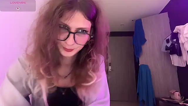 AlicePinkheadのライブXXXチャット