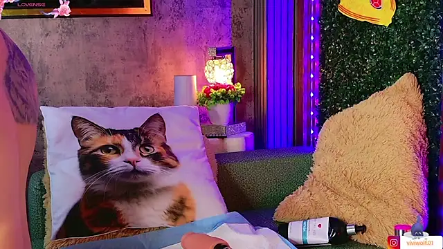 sarawolff's Live XXX Chat