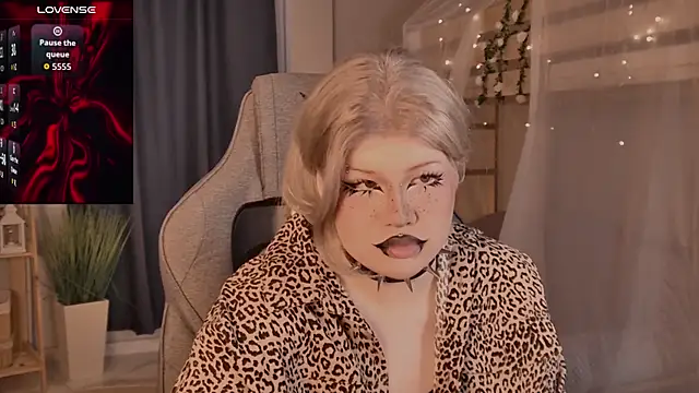 Онлайн чат XXX LilithNlsn