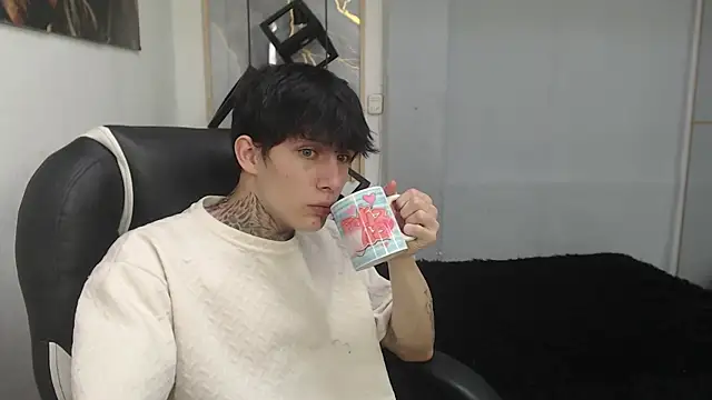 Онлайн чат XXX Cry_thereal