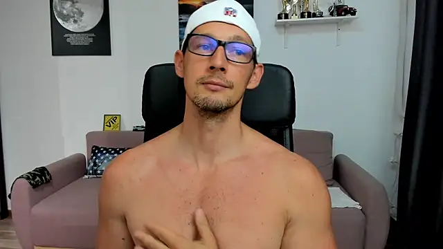 BrutusK08 现场XXX聊天