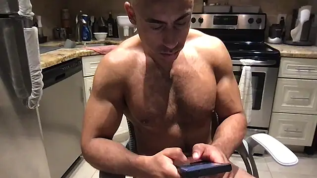 Chat XXX en directo de BigGuyMuscle