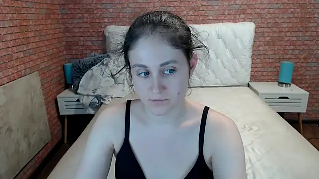 Holliy_Cooper Adlı Modelin Canlı XXX Sohbeti