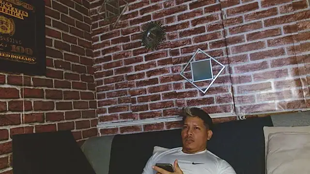 jordan_bigcock_'s Live XXX Chat
