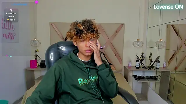 Anyelo_Twink 现场XXX聊天