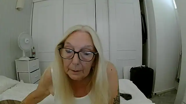 Chanel-56's Live XXX Chat