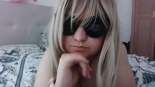 Chat XXX en directo de CurvyEllaX