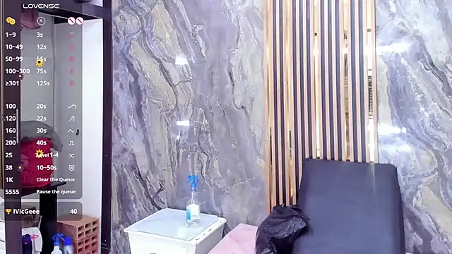 Živý XXX chat LauraSaenz01