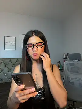 Chat +18 de JassmineLove ao vivo