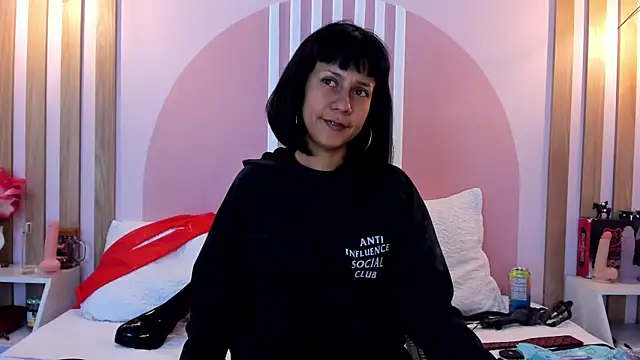 Valkiriia_wiine's Live XXX Chat