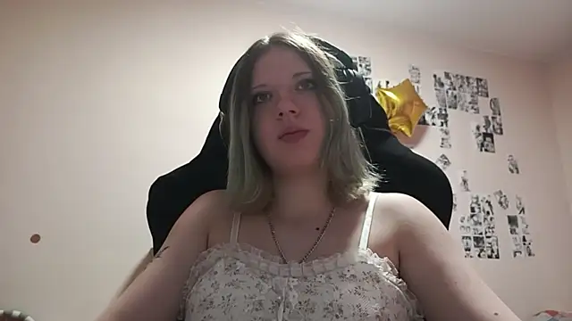 ViolettaCatechini's Live XXX Chat
