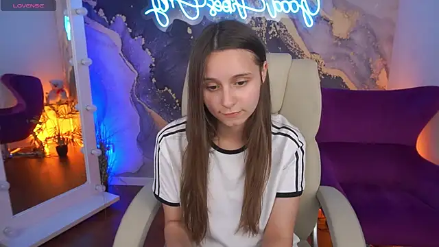 TinyNatalie's Live XXX Chat