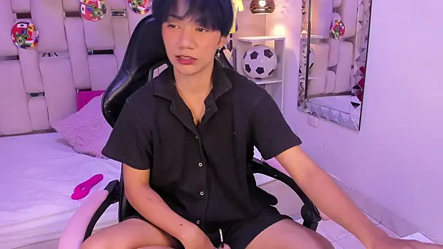 Eriol_'s Live XXX Chat