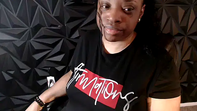 Sexymona1218's Live XXX Chat