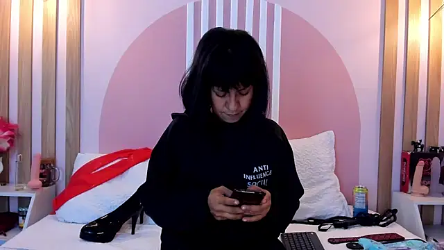 XXX chat uživo modela Valkiriia_wiine