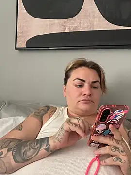 HeyBABYGIRL XXX чат на живо