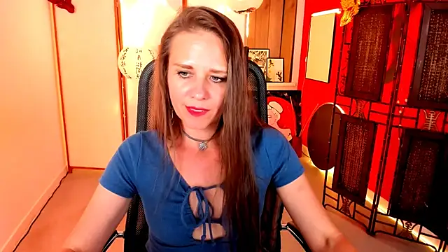 دردشة EmiliaBedy الجنسية المباشرة