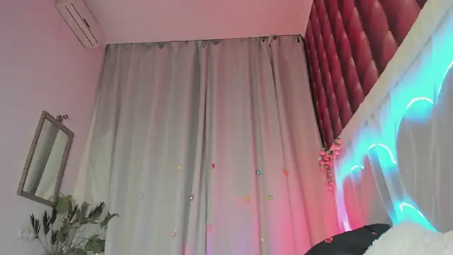 Онлайн чат XXX KittyNuarr