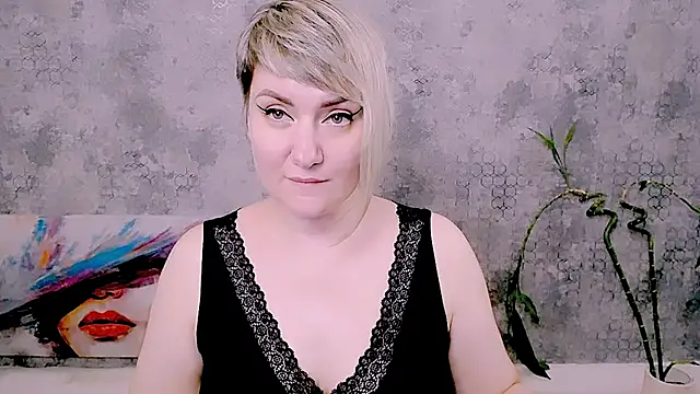 Djullia Live XXX-chat