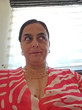 IsabelleCraft Adlı Modelin Canlı XXX Sohbeti
