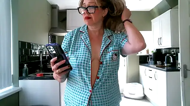 XXX chat uživo modela MissHoneyPenny