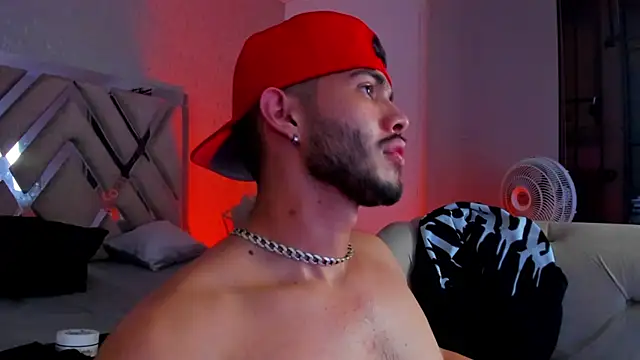 Vincentblack Adlı Modelin Canlı XXX Sohbeti
