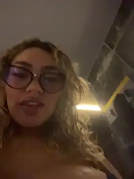 Czat XXX na żywo – Maddy_Beluci