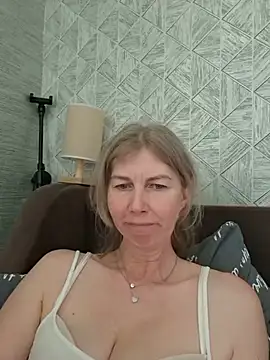 stellahere8's Live XXX Chat