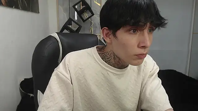 Cry_thereal's Live XXX Chat