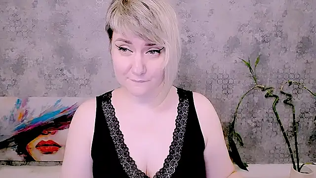 Djullia Chat XXX in diretta