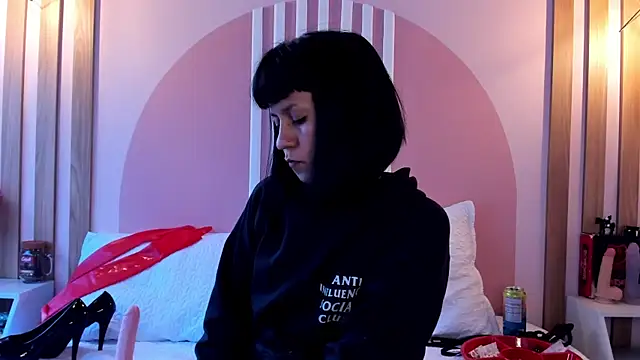 Czat XXX na żywo – Valkiriia_wiine