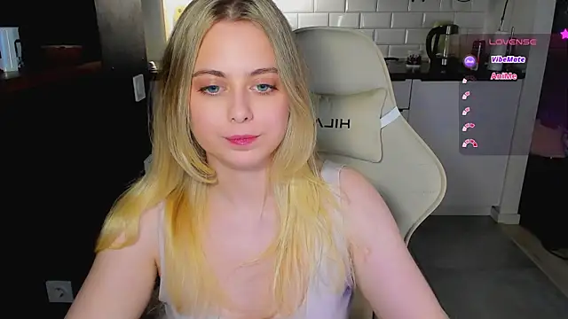 blonde_kellyy Adlı Modelin Canlı XXX Sohbeti
