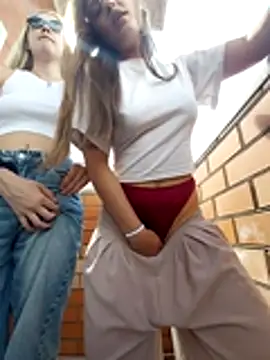 Chat XXX en directo de caressyourself