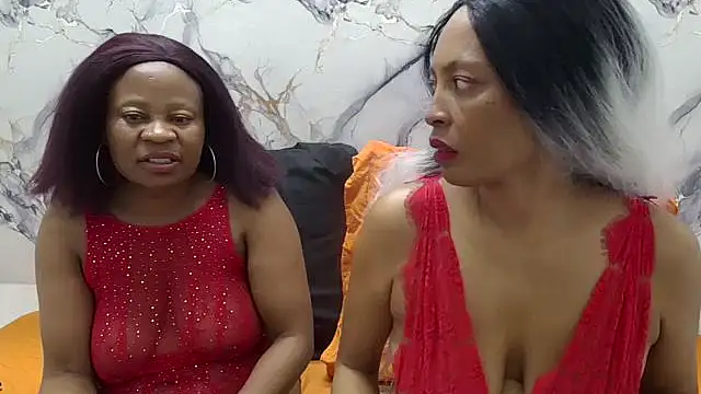 XXX chat uživo modela DominiqueLuxe44